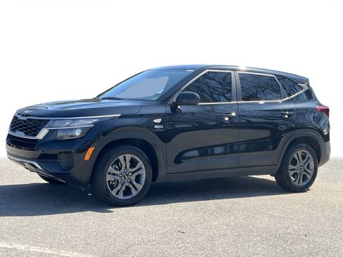 Used 2023 Kia Seltos LX image 20