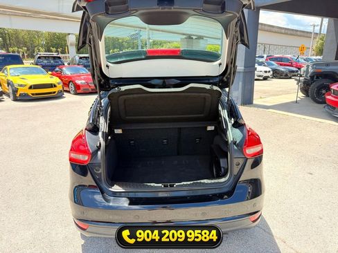 Used 2017 Ford Focus Titanium FWD image 29