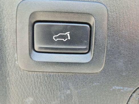 Used 2018 MAZDA CX-9 Touring w/ Touring Premium Package image 17