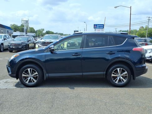 Used 2018 Toyota RAV4 XLE AWD/4WD image 6