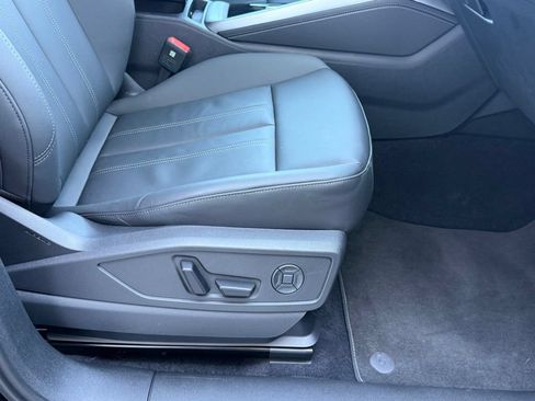 Used 2025 Audi Q5 Premium w/ Convenience Package AWD/4WD image 50