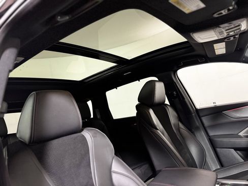 Used 2024 Acura MDX A-Spec image 10