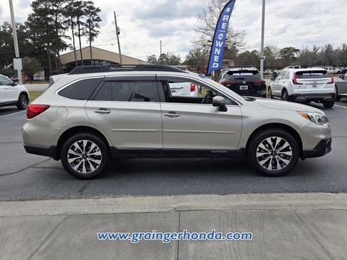 Used 2016 Subaru Outback 2.5i Limited image 4