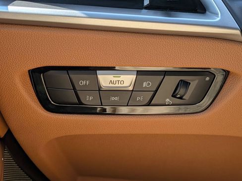 New 2026 BMW 330i Sedan w/ M Sport Package RWD image 18