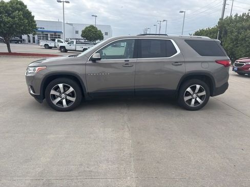 Used 2018 Chevrolet Traverse LT AWD/4WD image 4