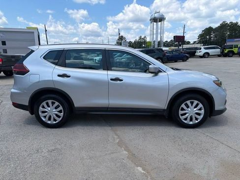 Used 2018 Nissan Rogue S FWD image 5