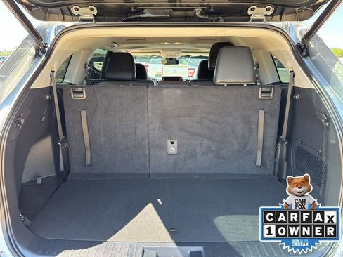 Used 2023 Toyota Highlander XLE image 13