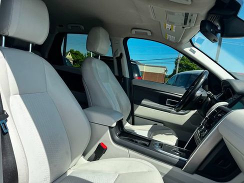 Used 2017 Land Rover Discovery Sport SE AWD/4WD image 20