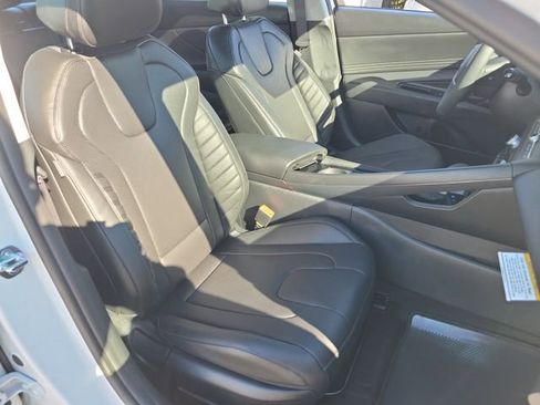 New 2026 Hyundai Elantra Limited image 18