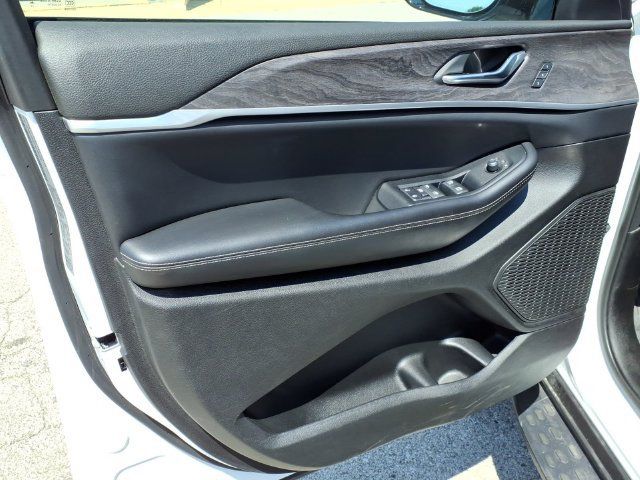 Used 2024 Jeep Grand Cherokee Limited w/ Luxury Tech Group II AWD/4WD image 23