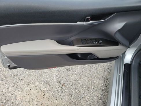 Used 2023 Toyota Camry LE image 20