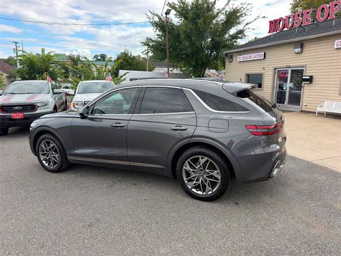 Used 2022 Genesis GV70 2.5T w/ Select Package AWD/4WD image 2