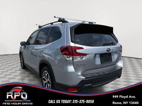 Used 2019 Subaru Forester Premium AWD/4WD image 3