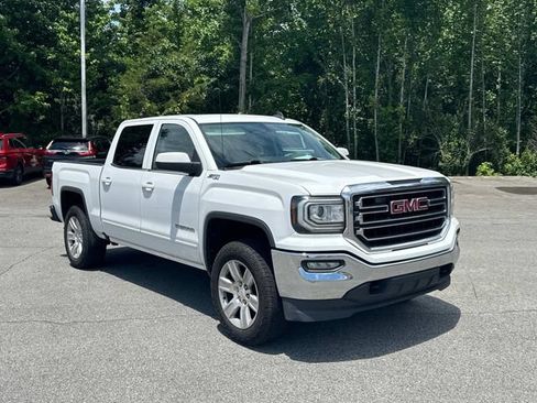 Used 2017 GMC Sierra 1500 SLE w/ SLE Value Package AWD/4WD image 2