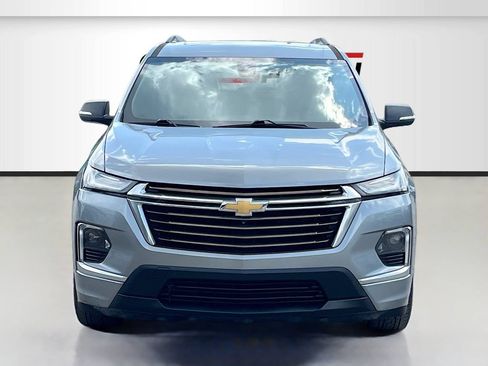 Used 2023 Chevrolet Traverse High Country FWD image 2