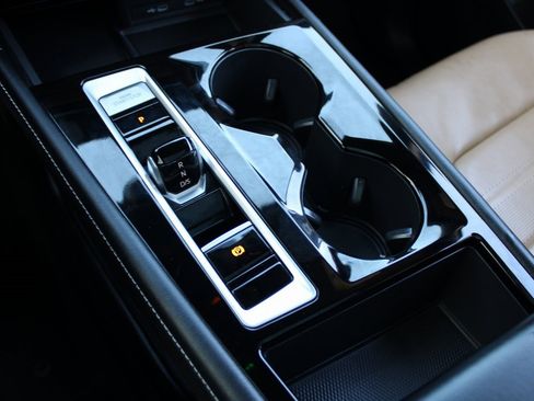 Certified 2024 Volkswagen Atlas Cross Sport SEL R-Line image 18