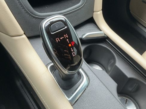 Used 2018 Cadillac XT5 Premium Luxury FWD image 15
