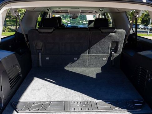 Used 2020 Chevrolet Suburban LT w/ Z71 Midnight Edition image 34