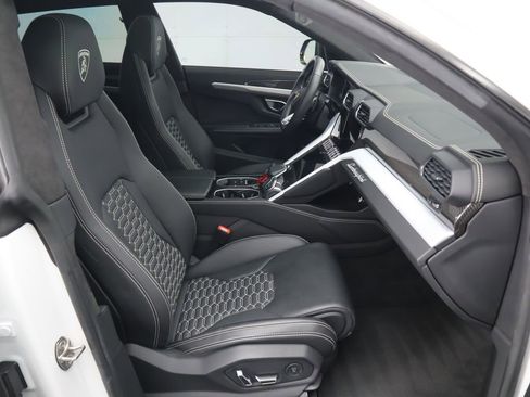 Used 2022 Lamborghini Urus image 21