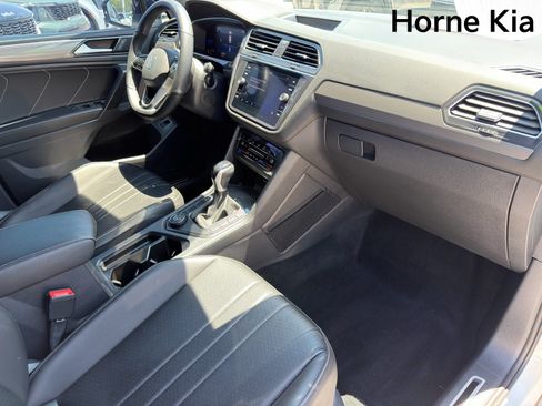 Used 2022 Volkswagen Tiguan SE R-Line AWD/4WD image 29