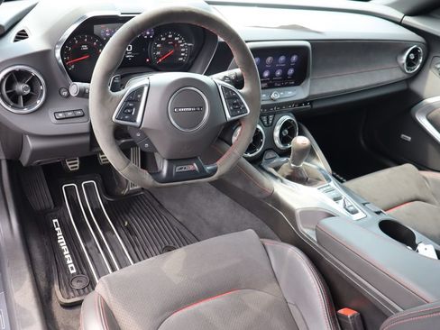 Used 2022 Chevrolet Camaro ZL1 RWD image 5