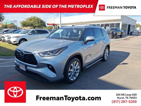 Used 2025 Toyota Highlander Limited image 1