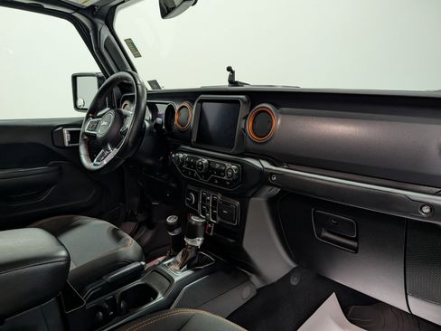 Used 2022 Jeep Gladiator Mojave w/ Cold Weather Group image 21