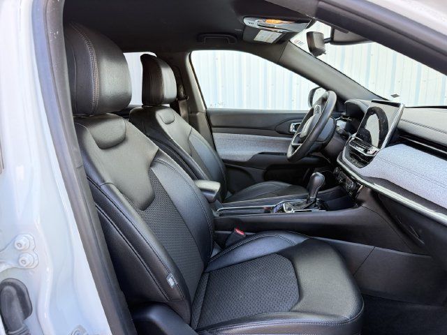 Used 2024 Jeep Compass Latitude AWD/4WD image 28