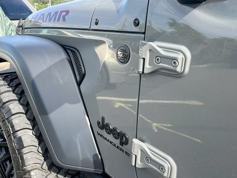 Used 2023 Jeep Wrangler Unlimited Sport AWD/4WD image 29