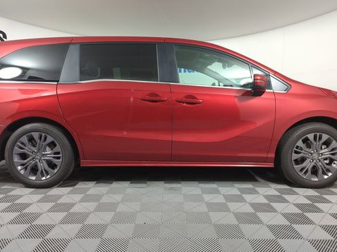 New 2026 Honda Odyssey Touring image 6