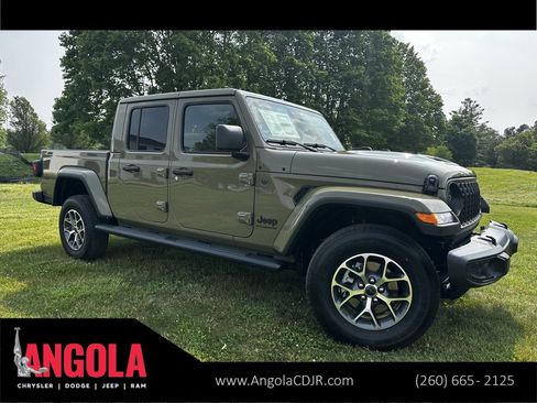 Used 2025 Jeep Gladiator Sport image 1