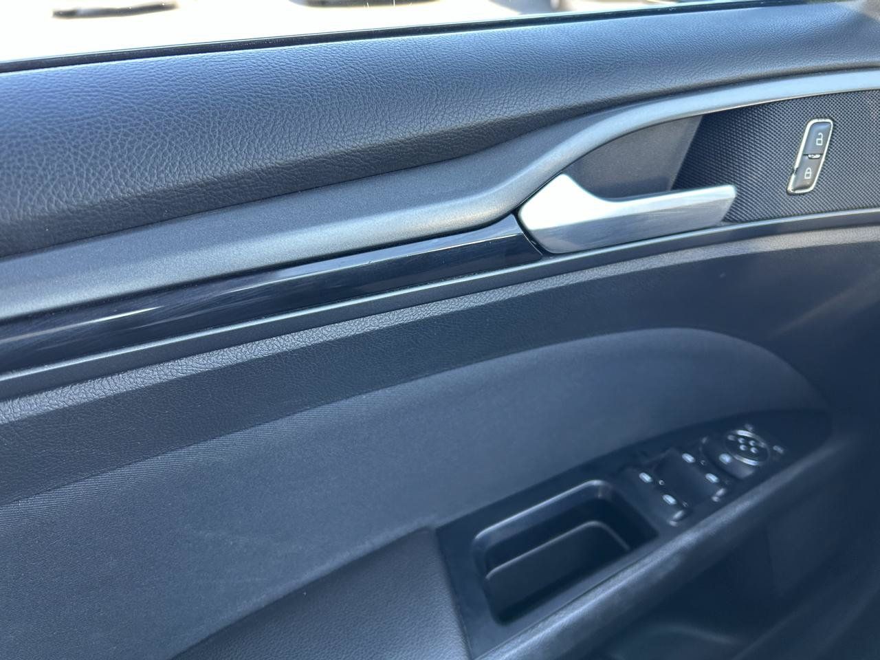 Used 2013 Ford Fusion SE FWD image 26