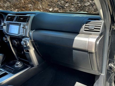 Used 2016 Toyota 4Runner SR5 image 16