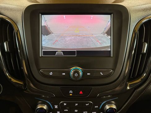 Used 2022 Chevrolet Equinox RS image 18