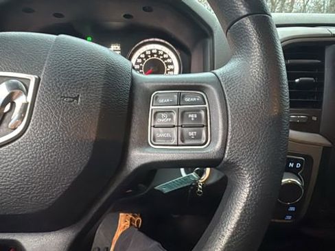 Used 2018 RAM 1500 Express image 18