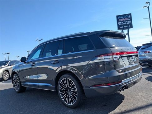 Used 2023 Lincoln Aviator Black Label w/ Dynamic Handling Package image 6