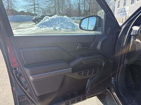 Used 2024 Toyota Tacoma SR5 image 9