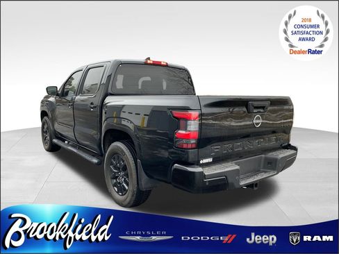 Used 2023 Nissan Frontier SV w/ Midnight Edition Package image 6