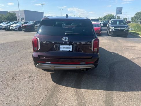 Used 2024 Hyundai Palisade SEL w/ Premium Package FWD image 4