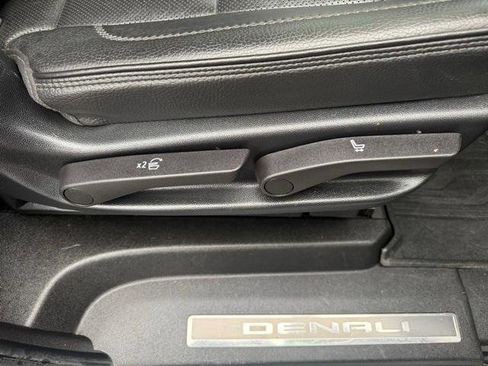 Used 2021 GMC Yukon XL Denali image 38