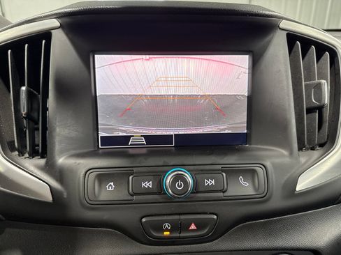 Used 2024 GMC Terrain SLE FWD image 24
