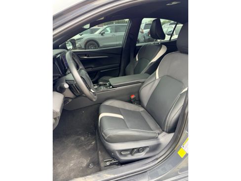Used 2025 Toyota Camry SE FWD image 14