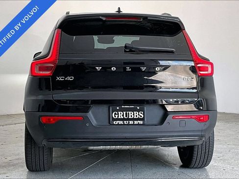 Used 2025 Volvo XC40 B5 Plus AWD/4WD image 5