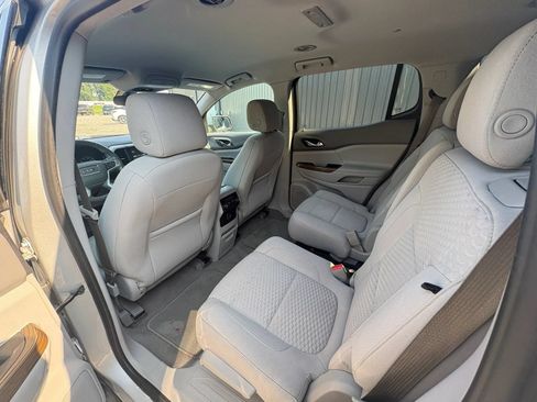 Used 2019 GMC Acadia SLE FWD image 16