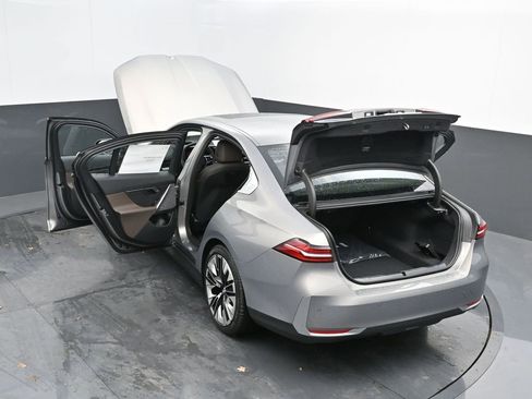 Certified 2025 BMW 530i 530i w/ Premium Package image 51