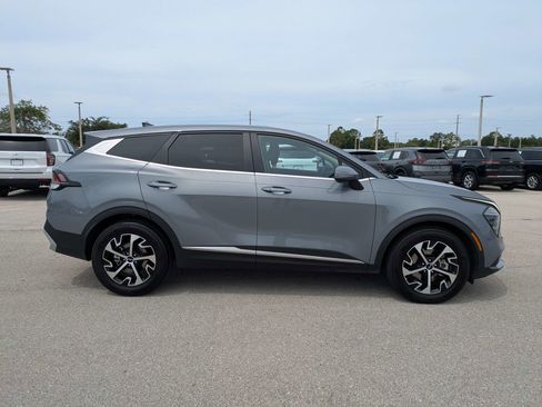Used 2025 Kia Sportage EX FWD image 4