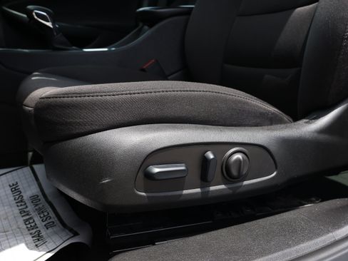 Used 2024 Chevrolet Malibu LT FWD image 25