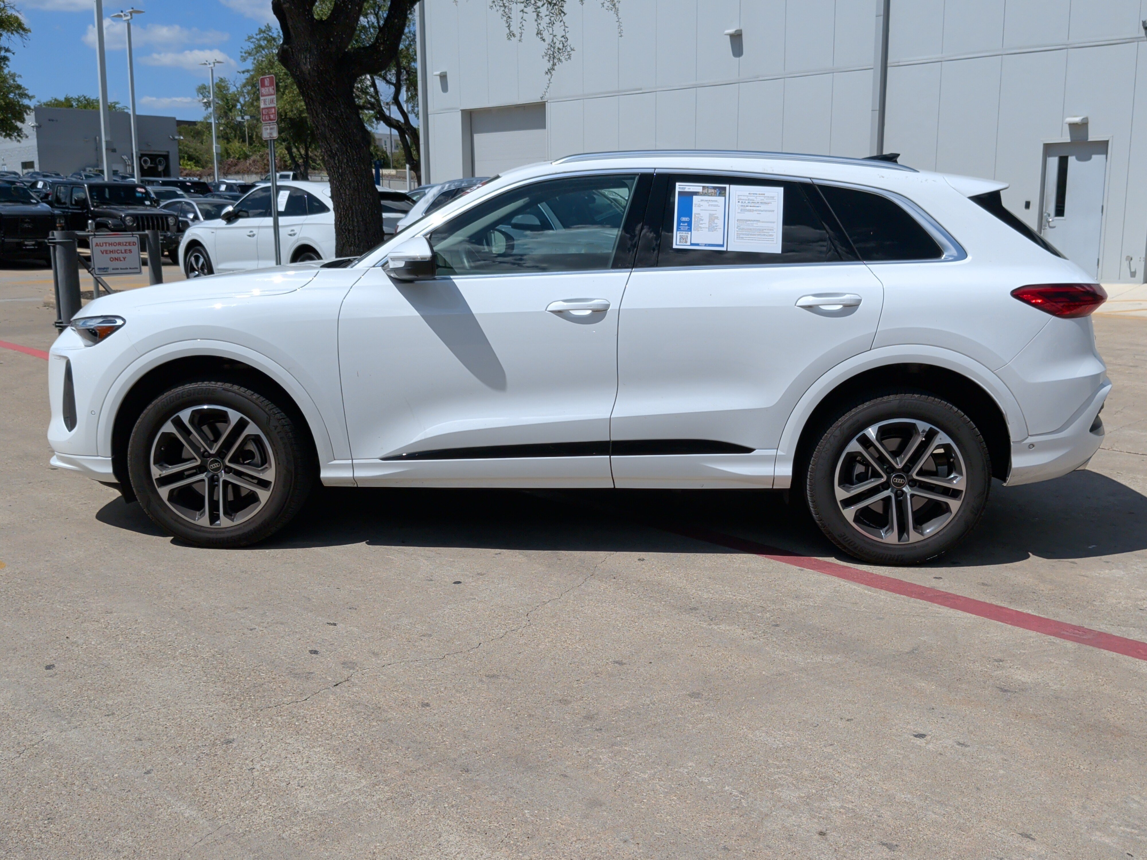 Used 2025 Audi Q5 Premium w/ Convenience Package AWD/4WD image 6