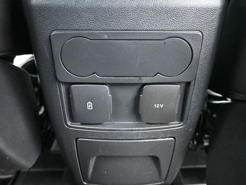 Used 2024 Ford Explorer XLT w/ Equipment Group 202A image 13