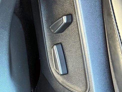 Used 2025 Ford Escape Platinum image 10